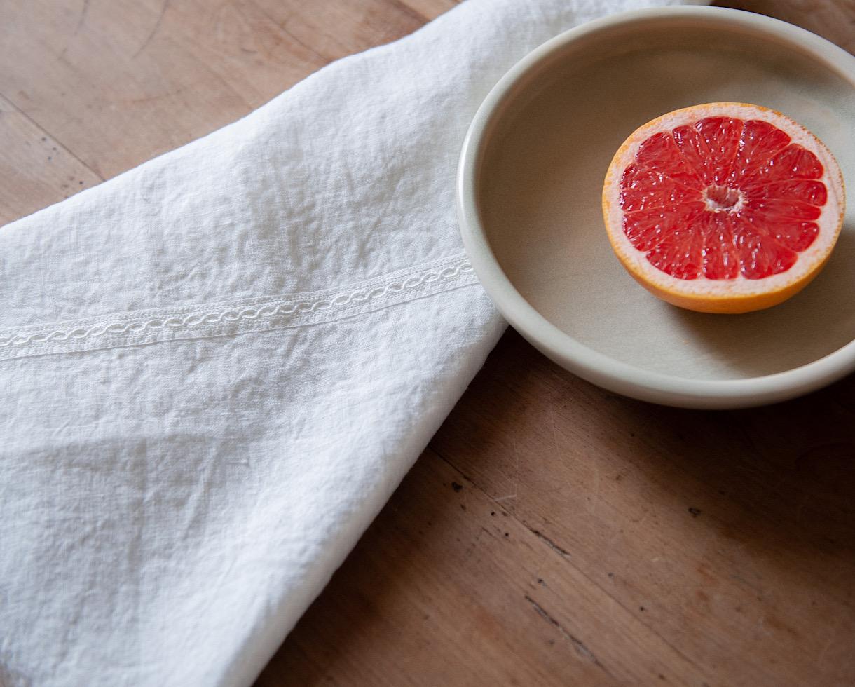 Linen tea towel with lace White Limestone - Couleur Chanvre